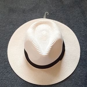 Hat. Straw-like. Loft.